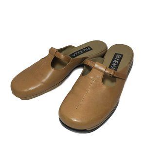 Impanema Tan Leather Slides** Size 8